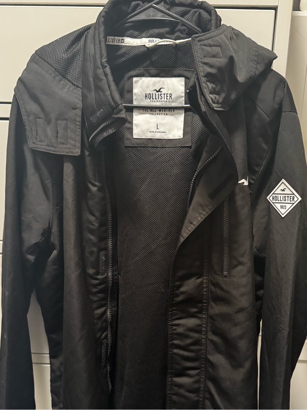 Hollister Women’s Black Hooded Raincoat - All-Weather Shell